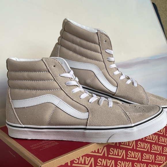 Vans Men’s Sk8-Hi
Color Theory French Oak
VN0005U9BLL
Sneakers - Picture 6 of 16